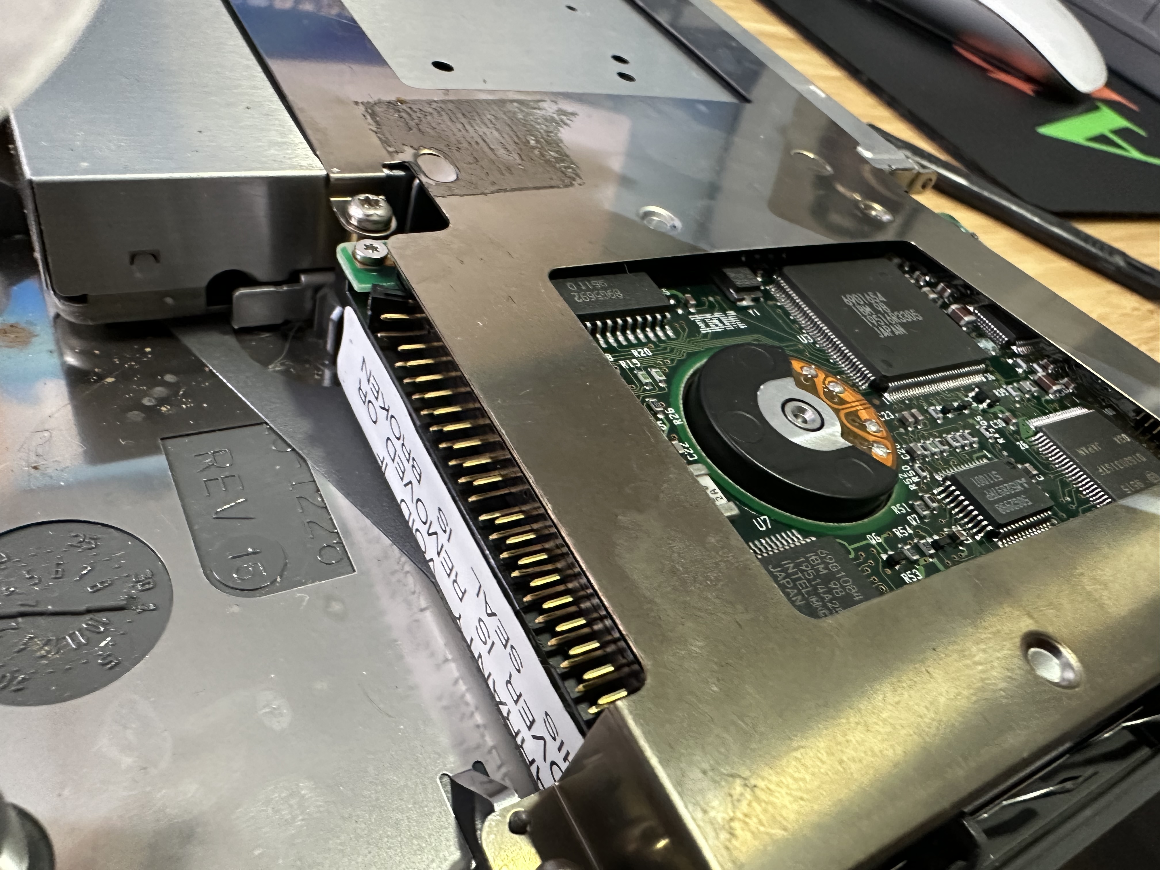 PowerBook 145 drive bay and SCSI drive context
